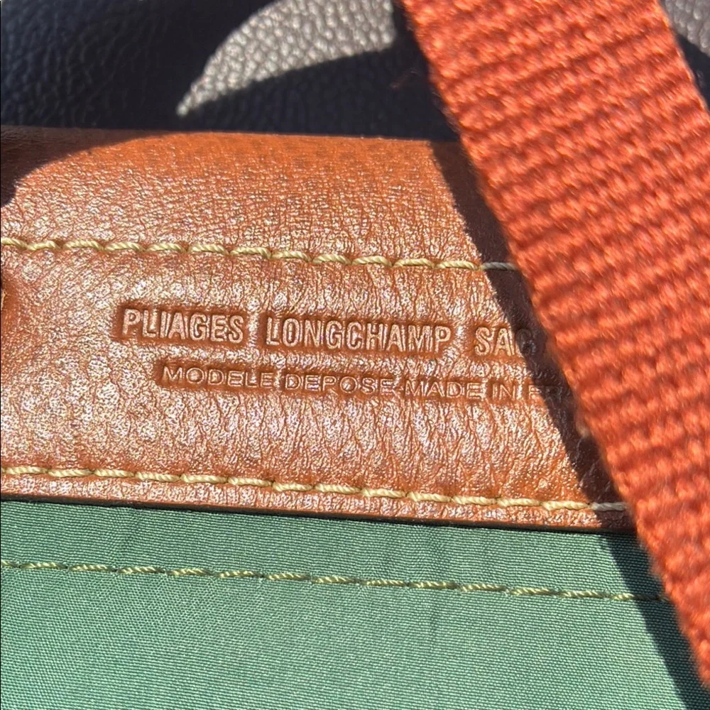 Green LONGCHAMP Tote Bag with Brown Trim - Classic Everyday Carry